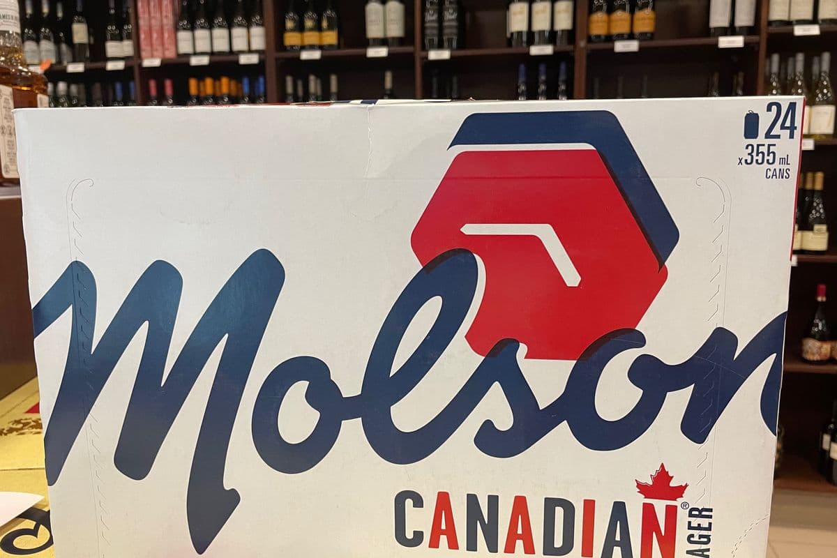 Canadian 24 cans (24 x 355ml)