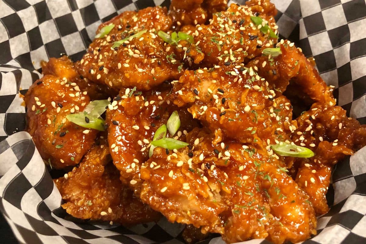 Poulet Frit Coréen avec Sauce Sucrée et Épicée