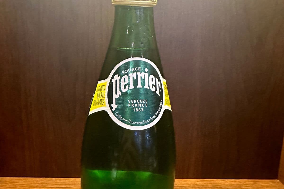 Perrier Water (330 ml)