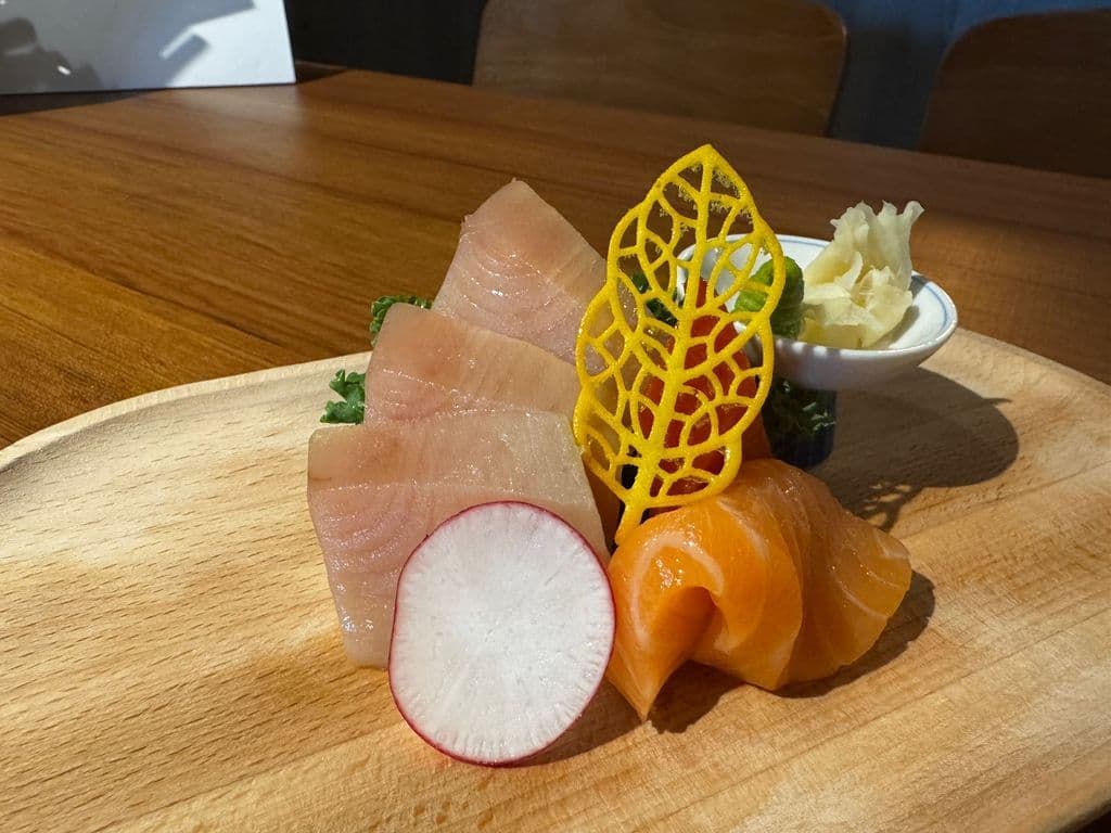 Tuna & Salmon Sashimi 5 Pieces