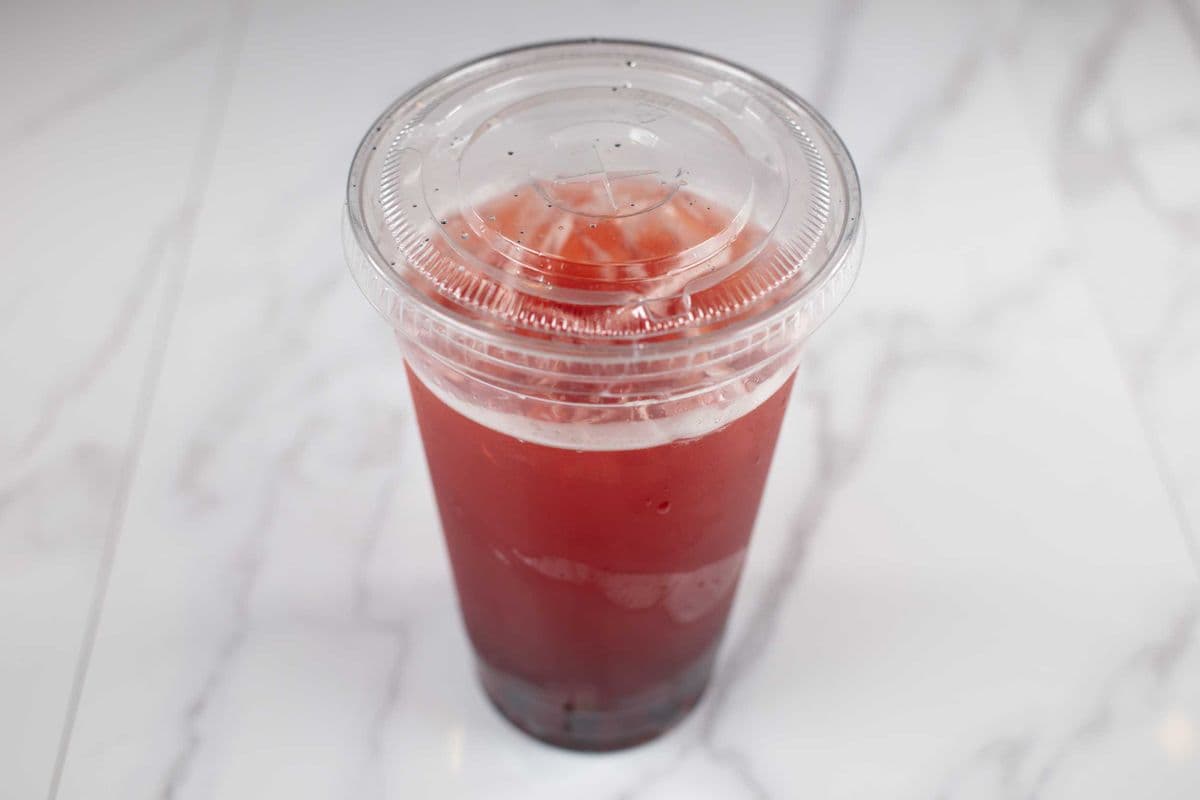 Strawberry Green Tea (150 Cal)