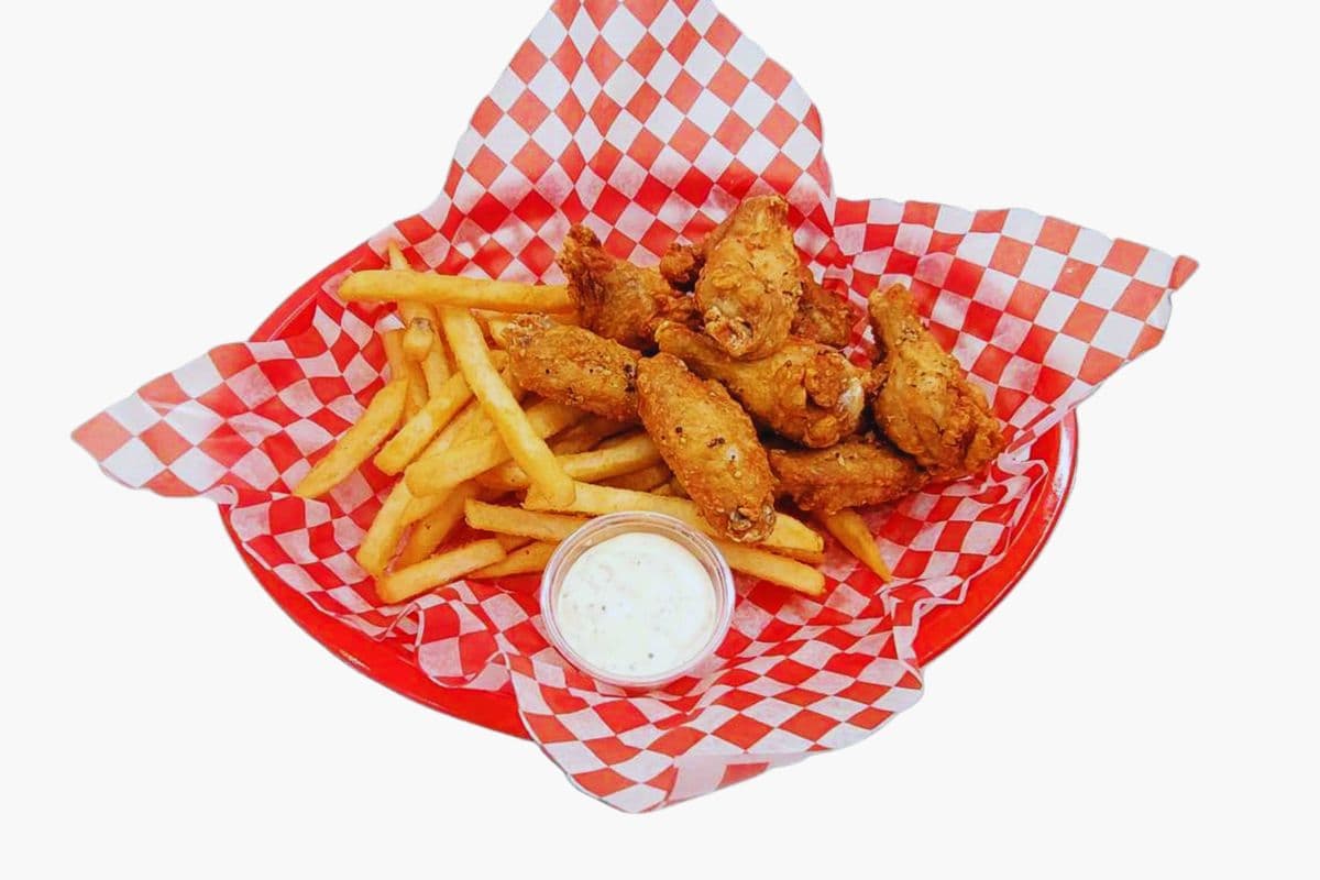 Traditional wings with Fries (20 pcs)