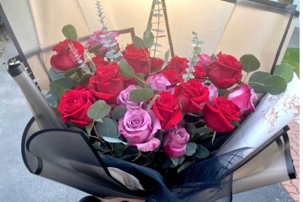 Premium Rose Mix Bouquet (One Dozen)