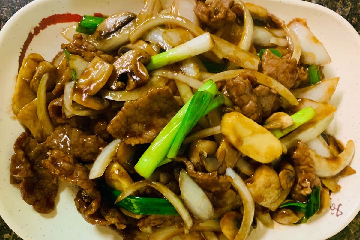 Beef with green Onion and ginger ( not crispy)
