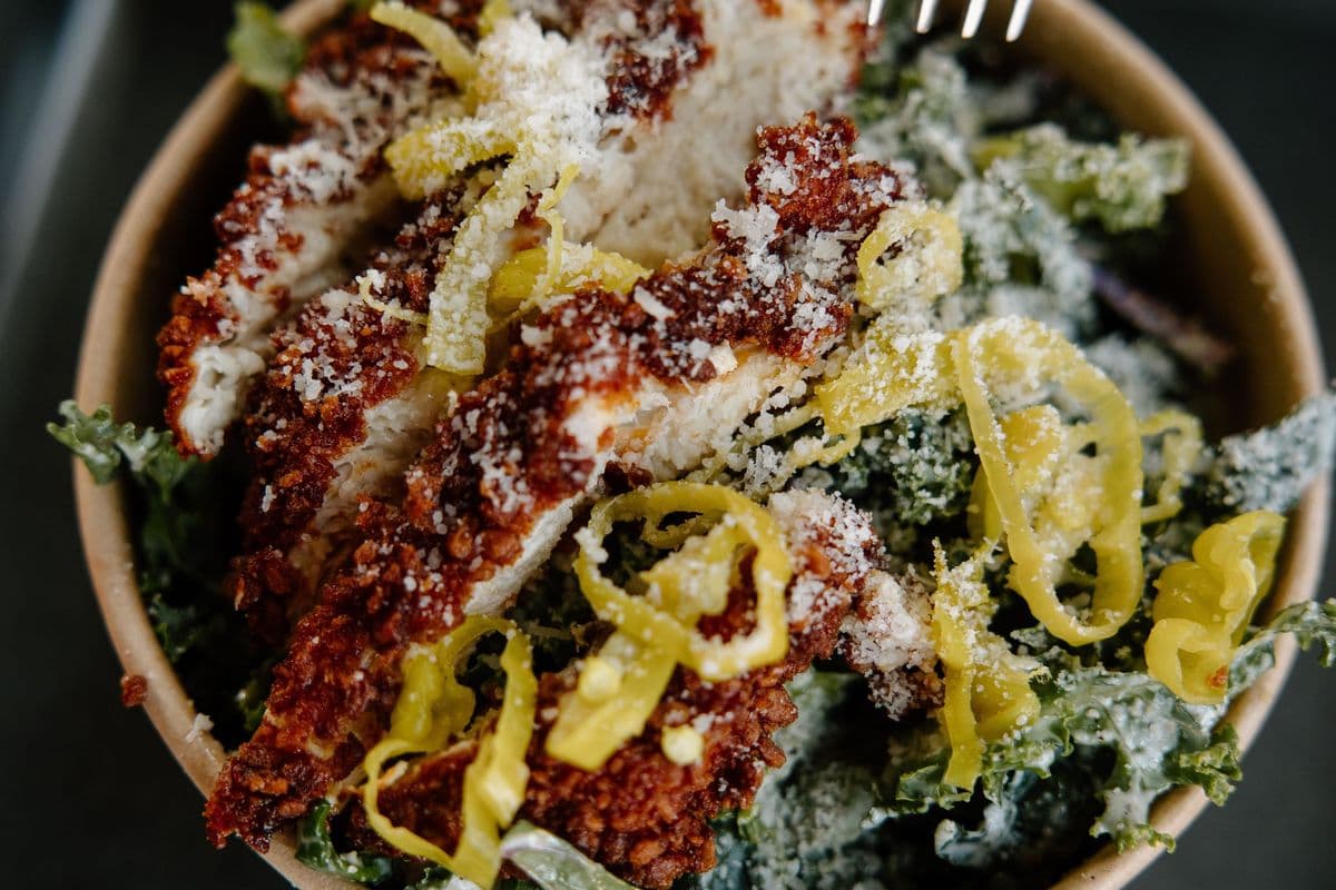 DELUXE KALE CAESAR