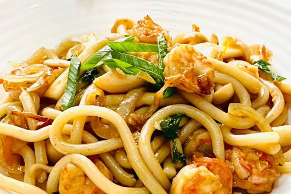 Seafood Yaki Udon