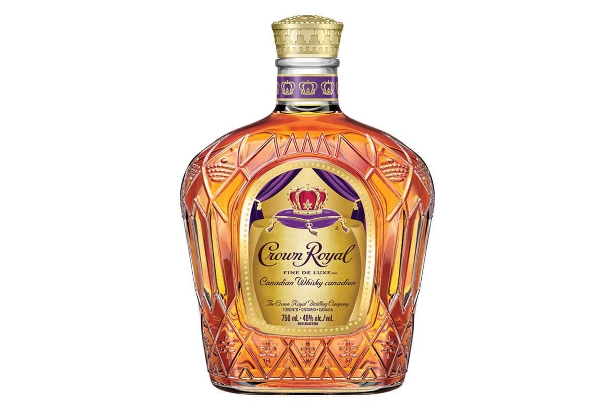 Crown Royal Deluxe Canadian Whiskey 750mL (1 x 750 ml)