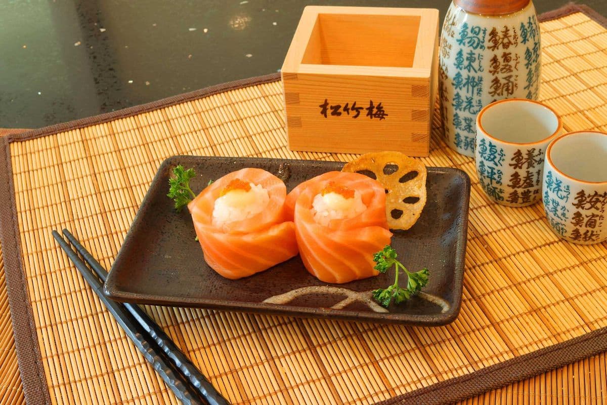 A09. Salmon Rose (2 pcs)