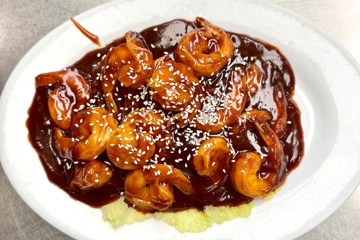 Crevettes a la sauce au beurre d’arachide/ Peanut butter shrimps.