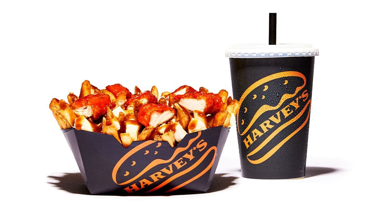 Poutine Poulet Buffalo, format moyen, avec boisson