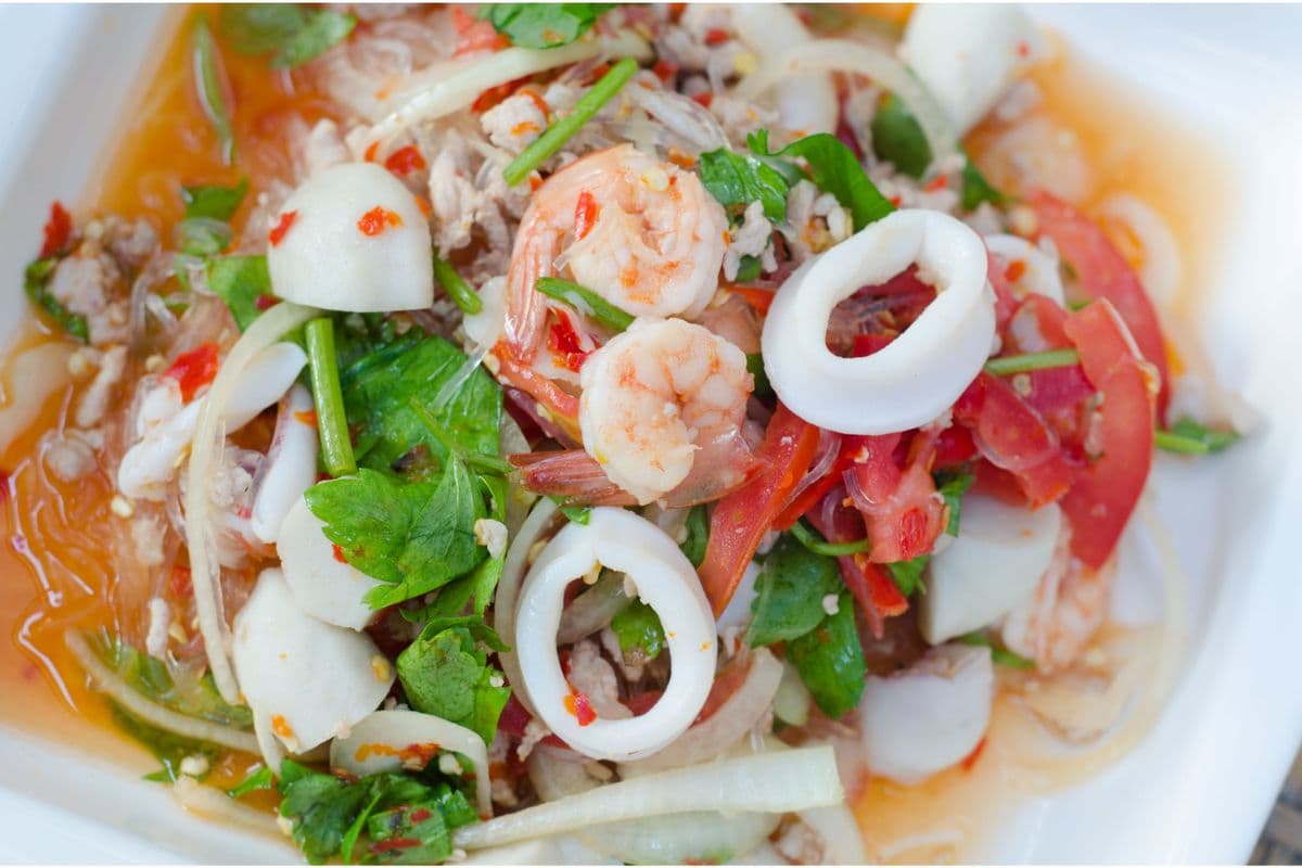 15. Glass Noodle Salad(ยำวุ้นเส้นทะเล)