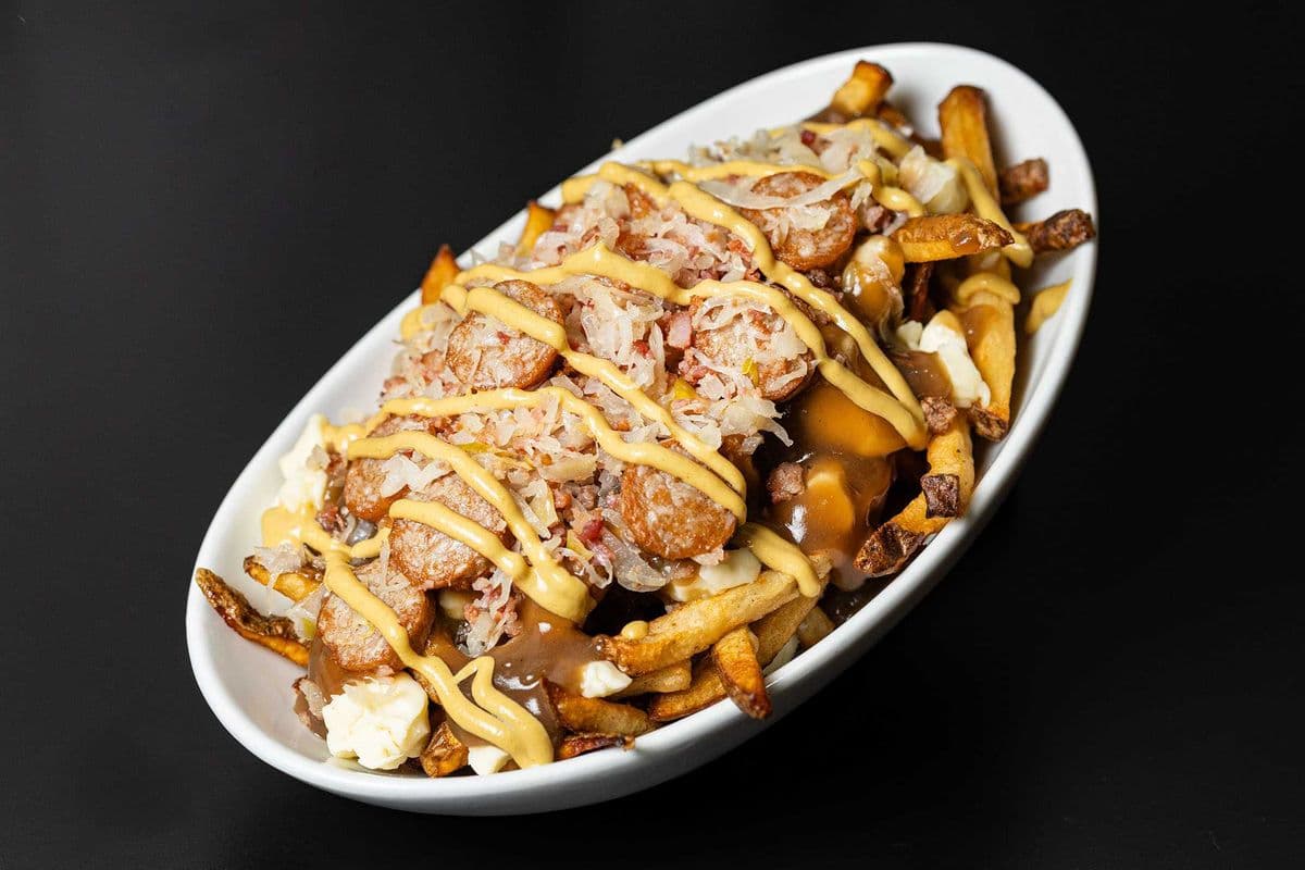 German Bratwurst Poutine