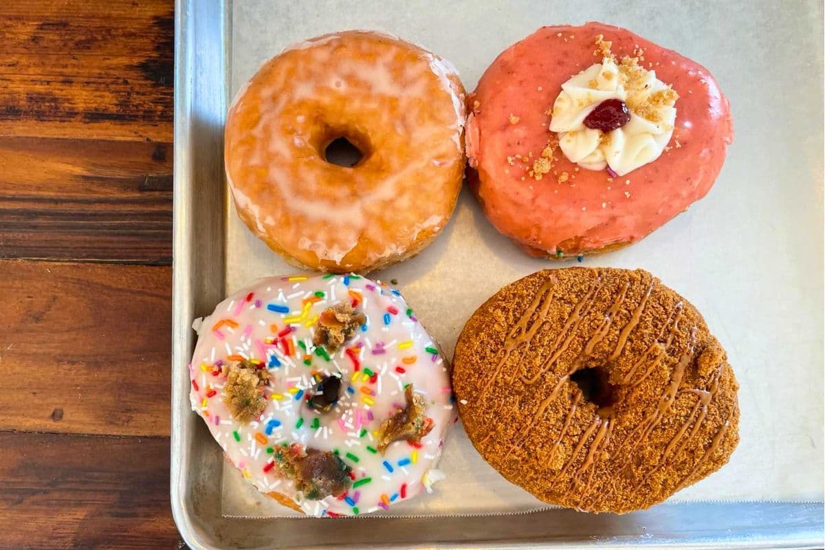 4 donuts box