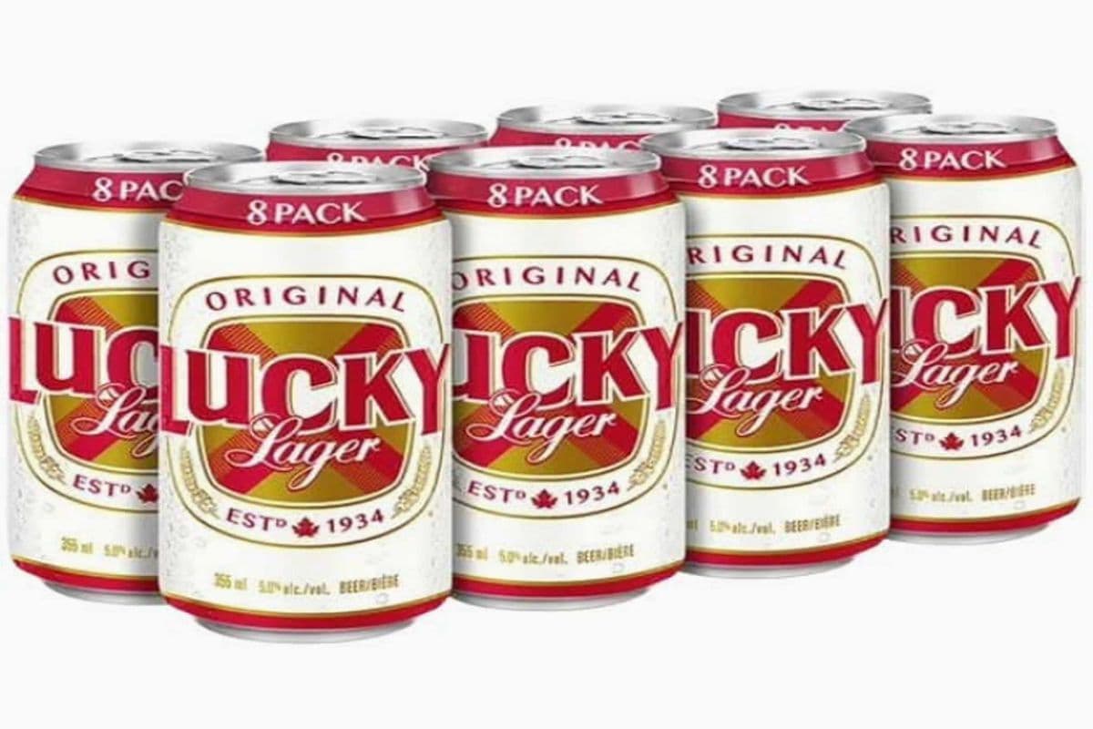 LUCKY LAGER (8 x 355 ML)