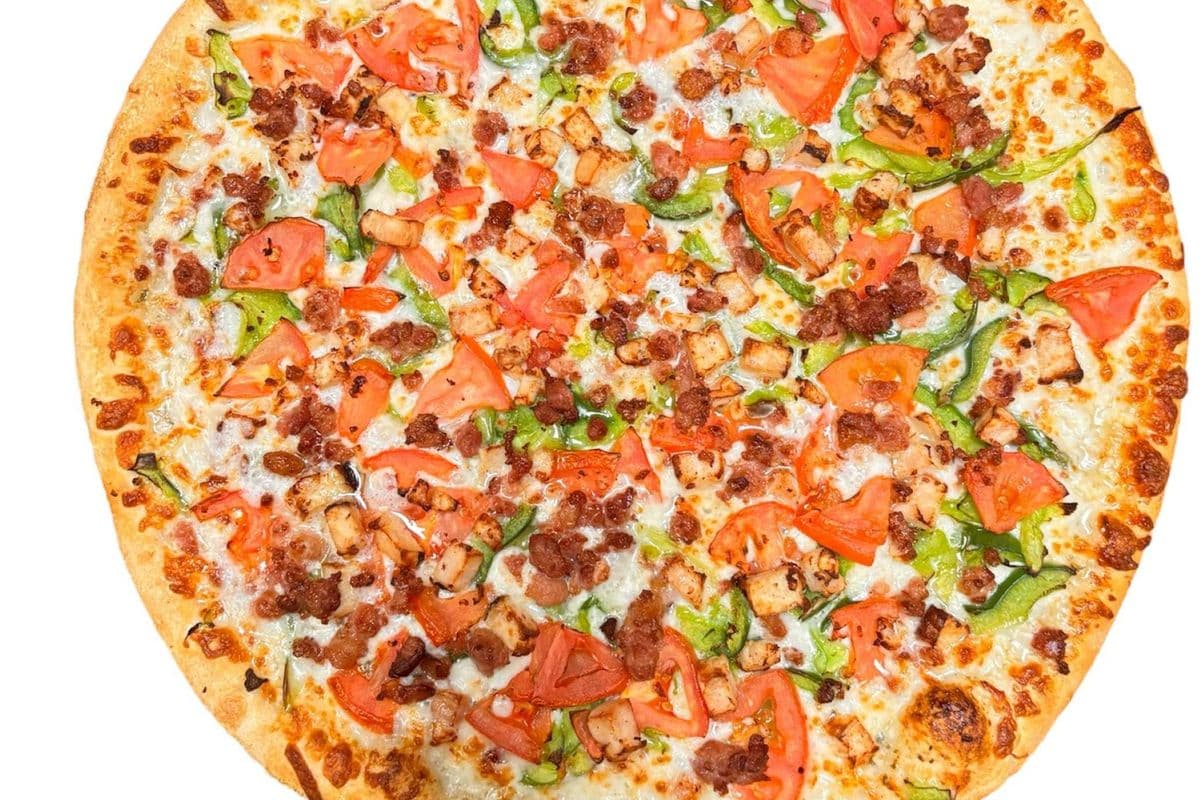 Medium Chicken Bacon Ranch Pizza