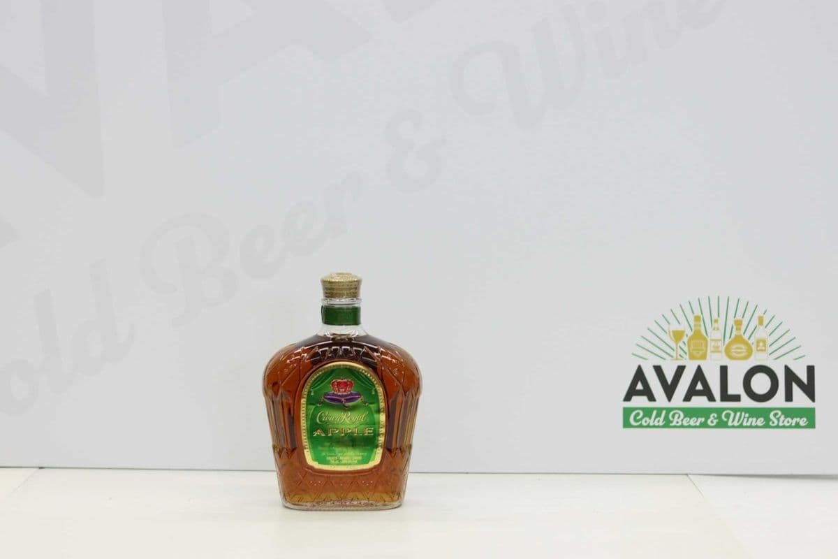 Crown Royal Apple 750ml Bottle (1 x 750ml)