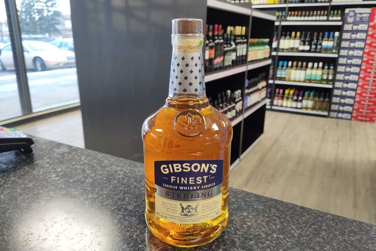 Gibson's Finest - Sterling (1 x 750 ml Bottle)
