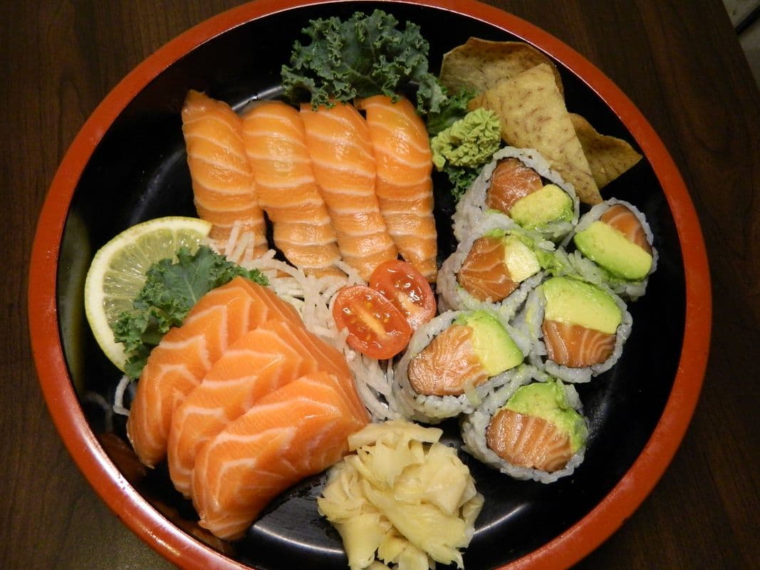 [Daily Special] Salmon Lover A (13pcs)