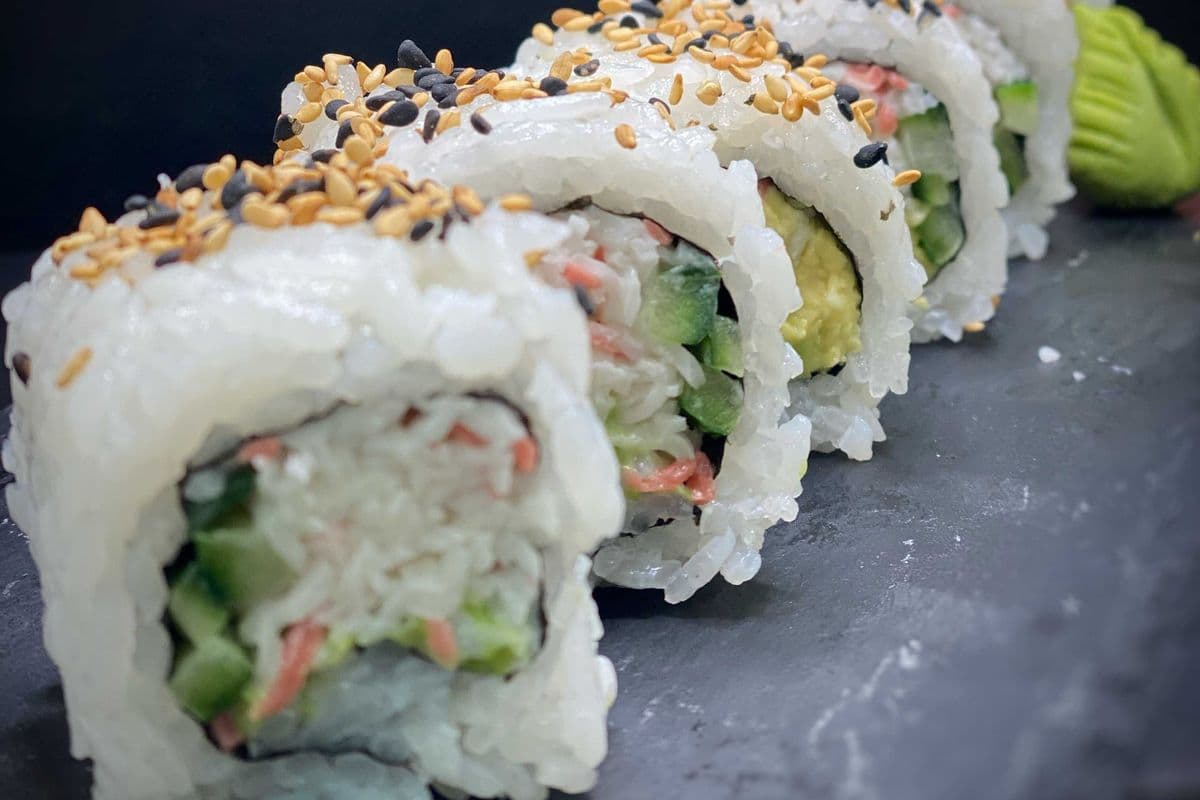 Sesame California Roll (6 pcs)