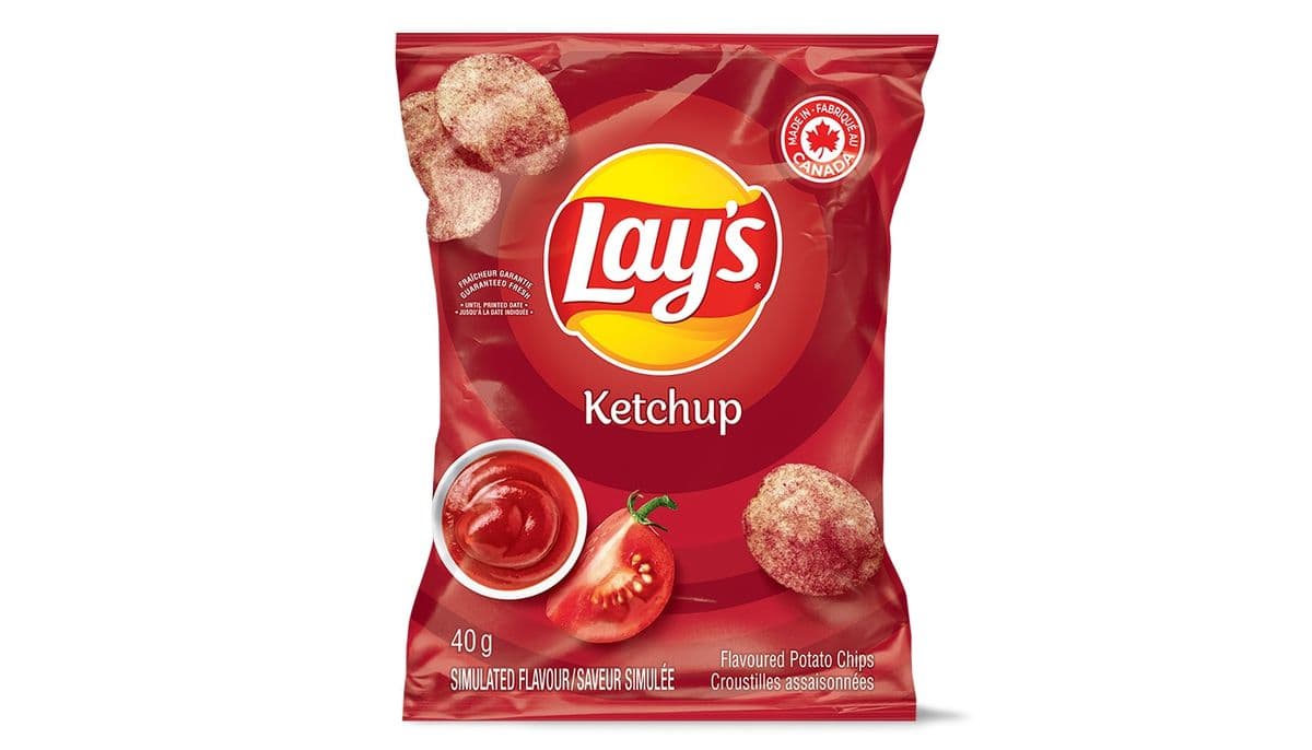 Lay’s® Ketchup flavoured potato chips (Side)
