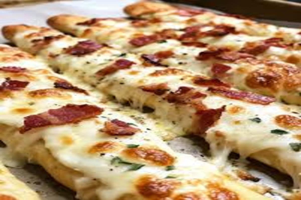 Cheesy bread sticks with Bacon