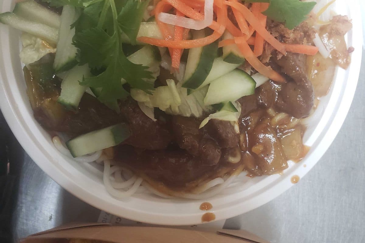 V3. Lemongrass Beef Vermicelli Bowl