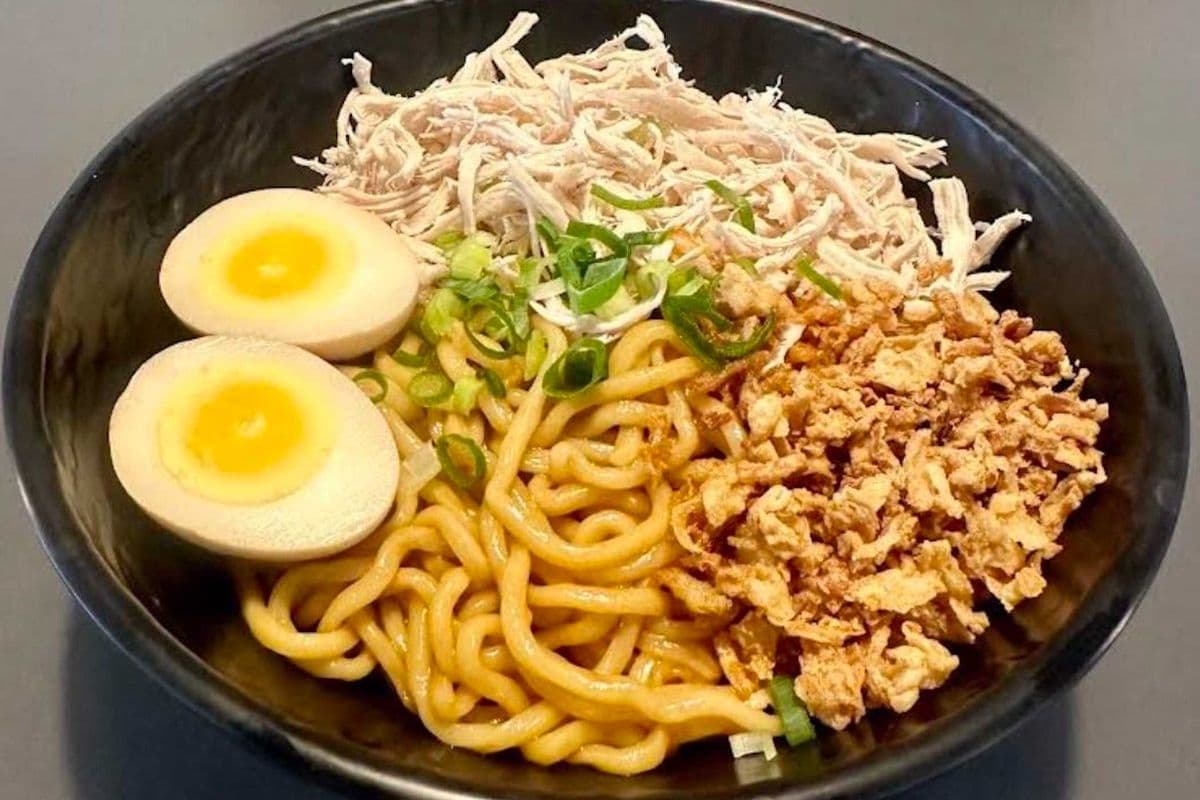 Shredded Chicken with Scallion Oil Noodle (No Soup)