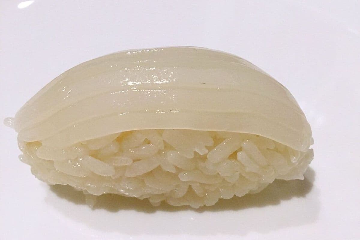 A4. Squid Sushi (1 pc)