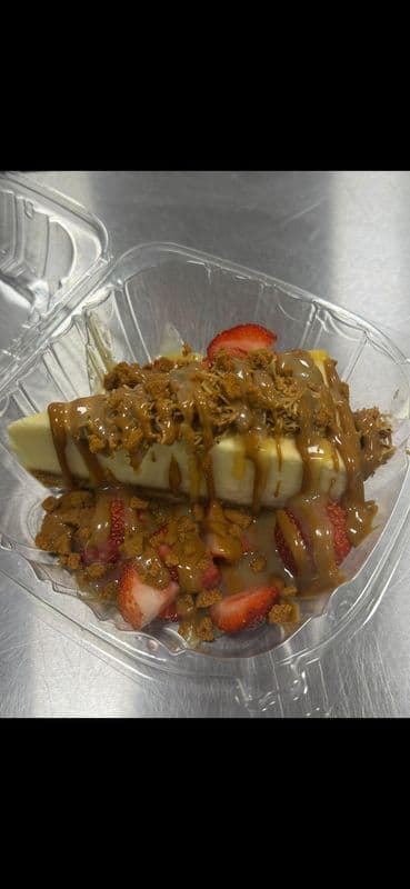 Dubai Biscoff Strawberry Cheesecake