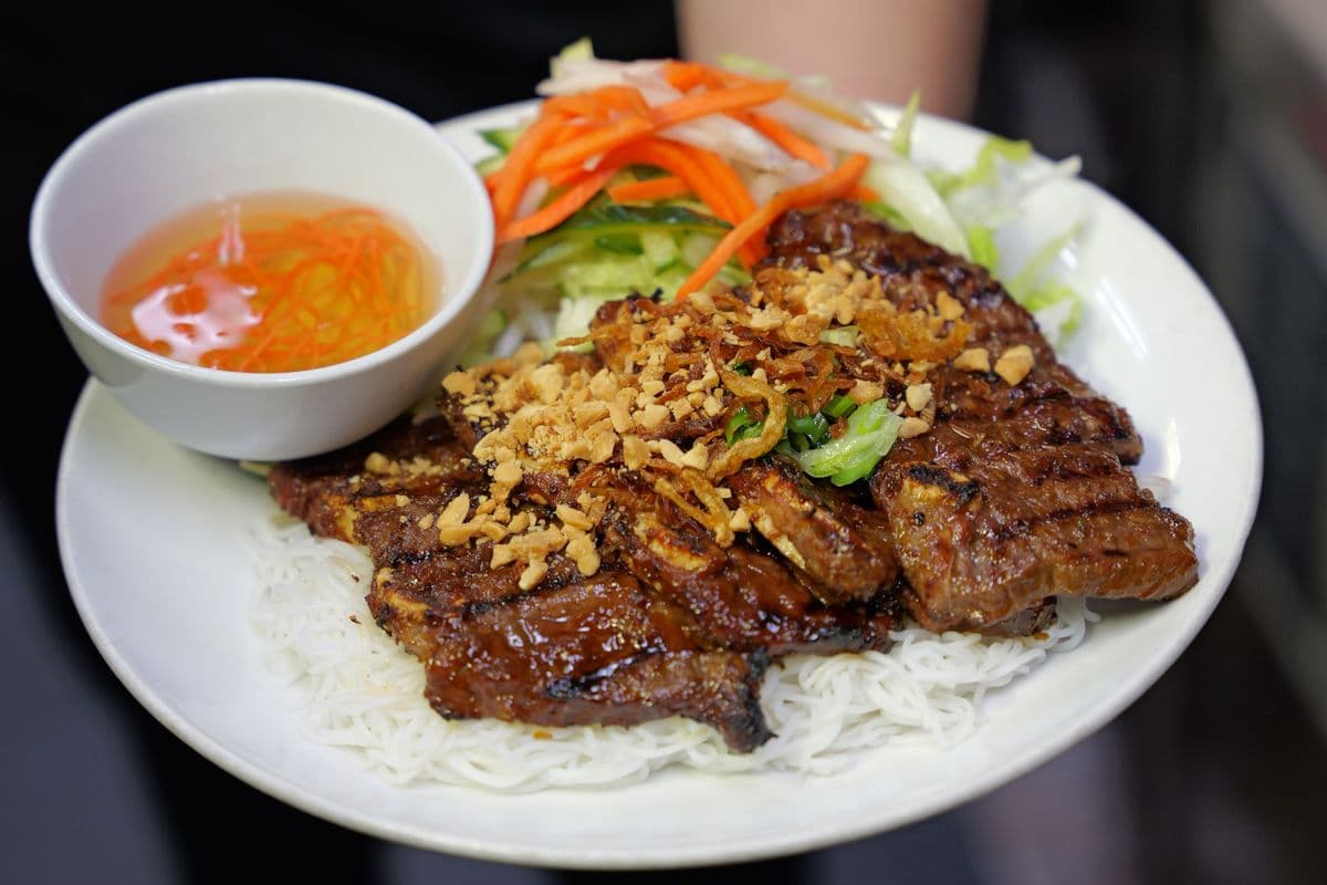 Beef Short Rib Vermicelli (Bún Súòn Bò)