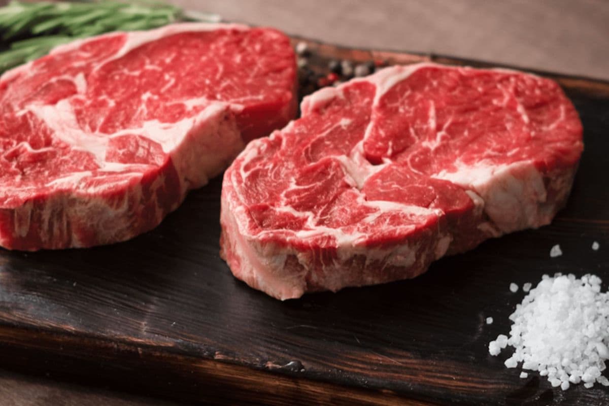 Ribeye Steak AA/AAA (1 LB)