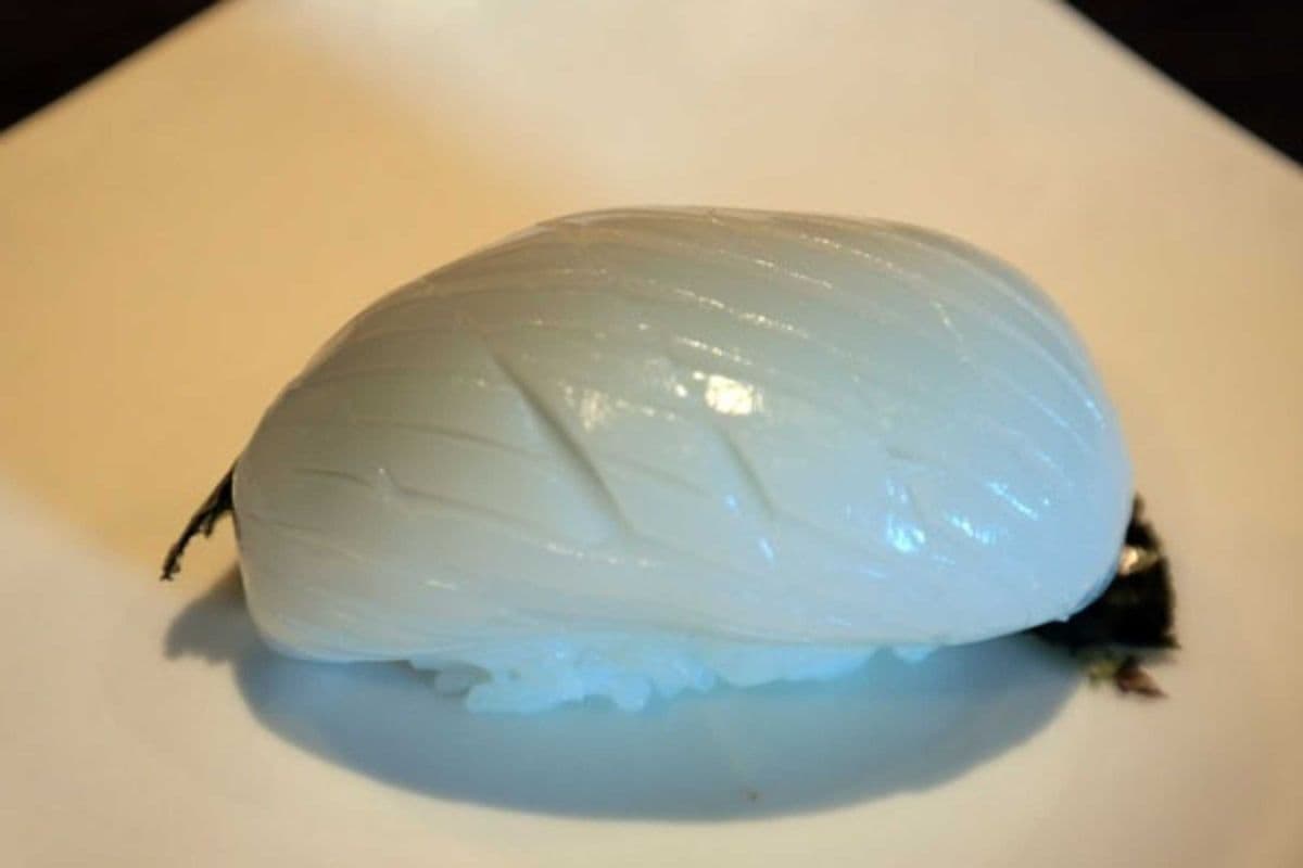 Ika Nigiri Sushi (1 pc)