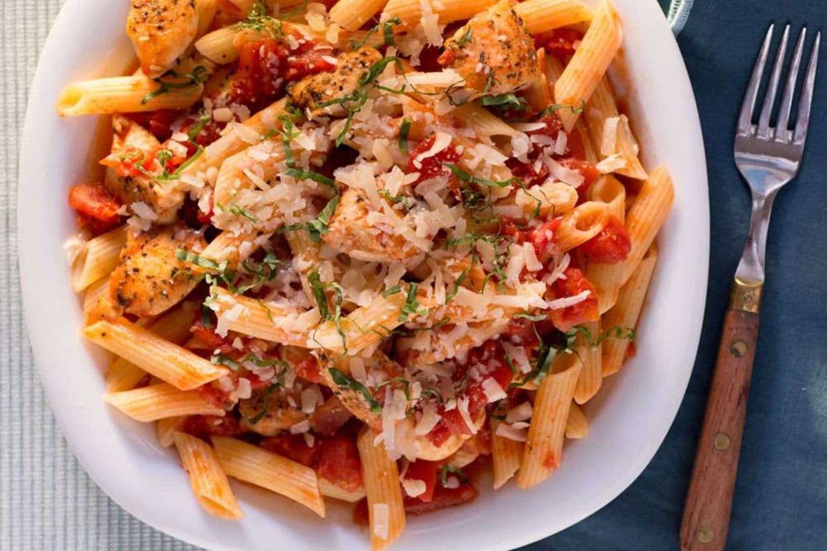 Pasta Chicken Red Sauce