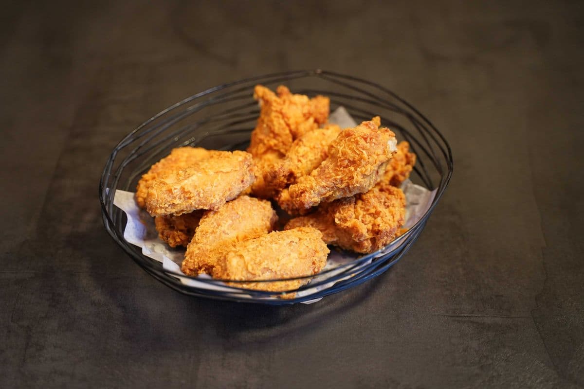 22. Wings (10 pcs)