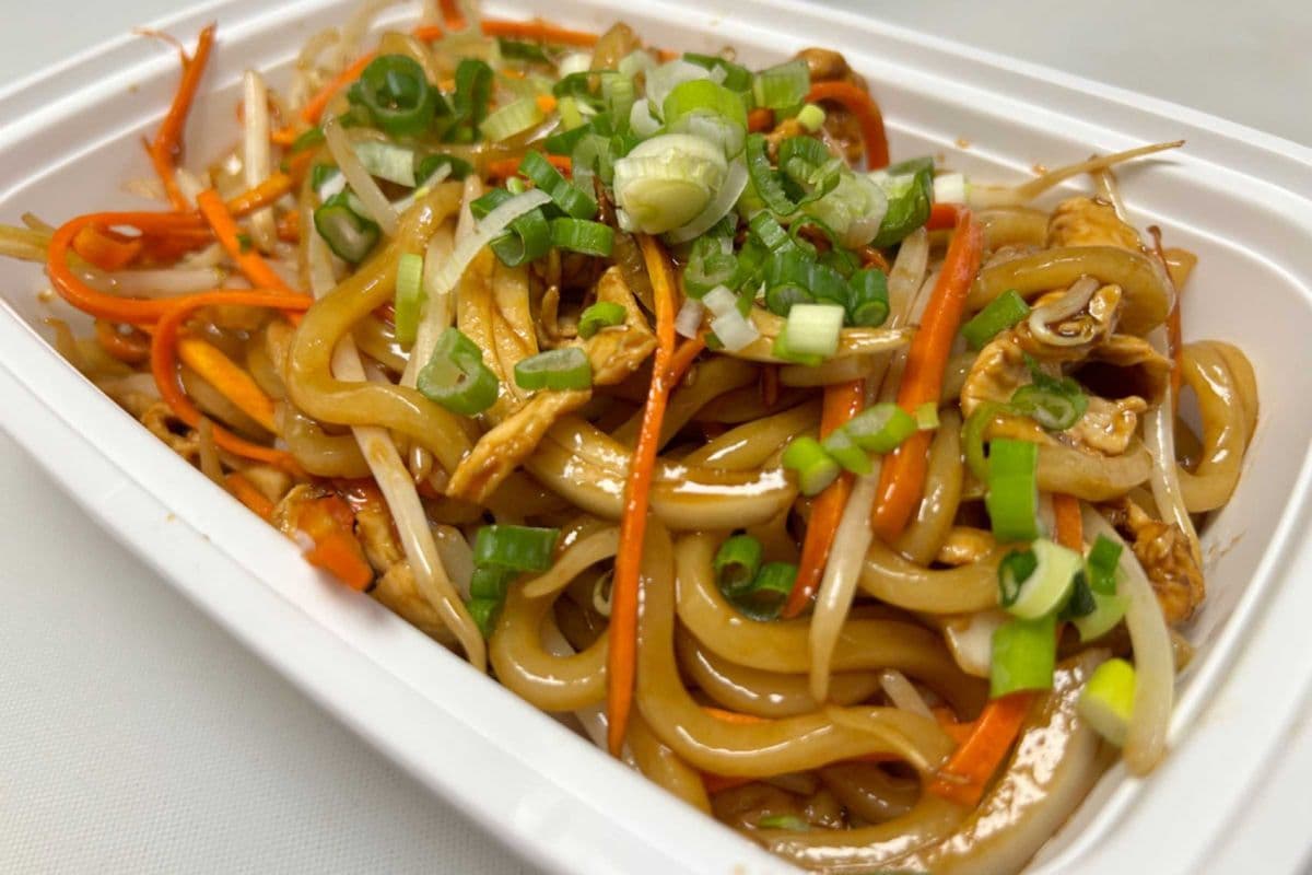 W2. Panfried Udon 炒乌冬