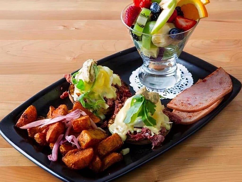Oeufs bénédictine montréal / Montreal Eggs Benedict