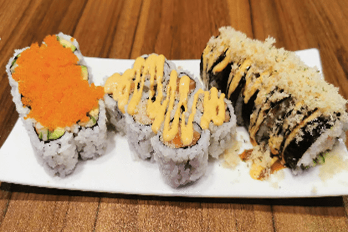 709. Assorted Roll Platter (16 pcs)