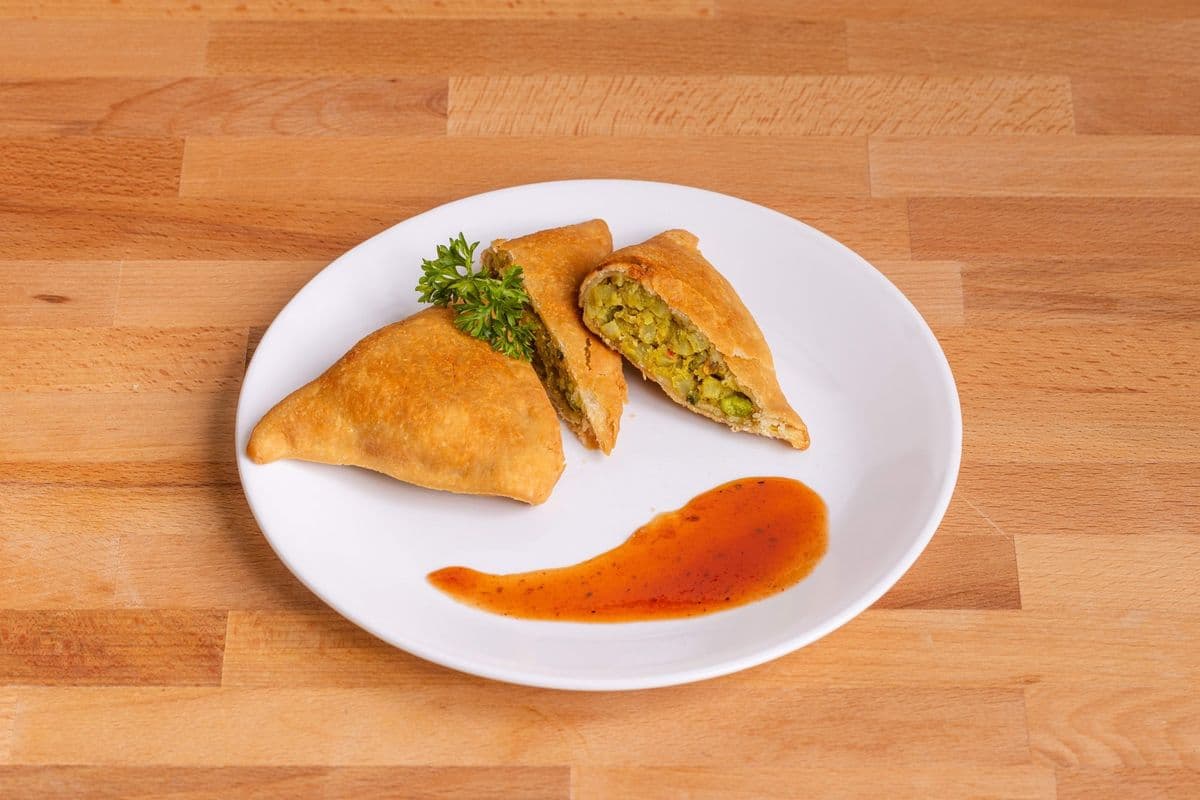 Vegetable Samosas (2 pcs)