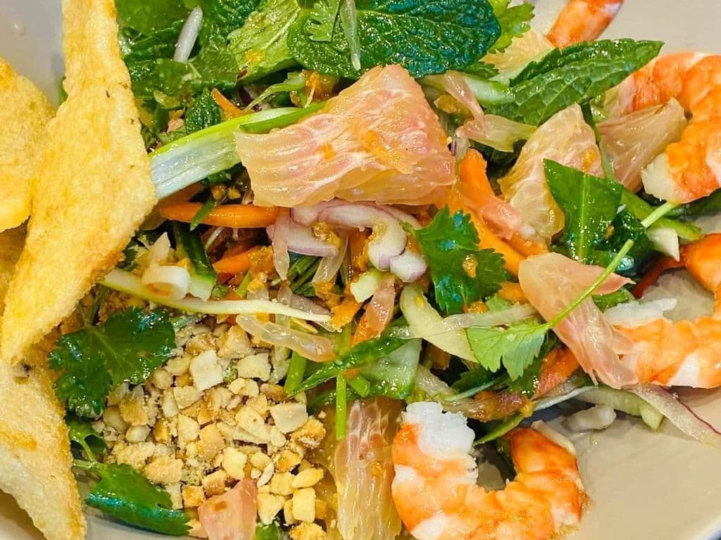 Pomelo salad