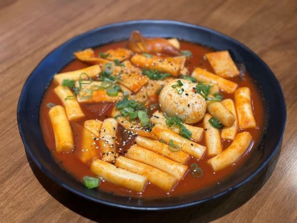 Spicy Rice Cake (Ddeokbboki)