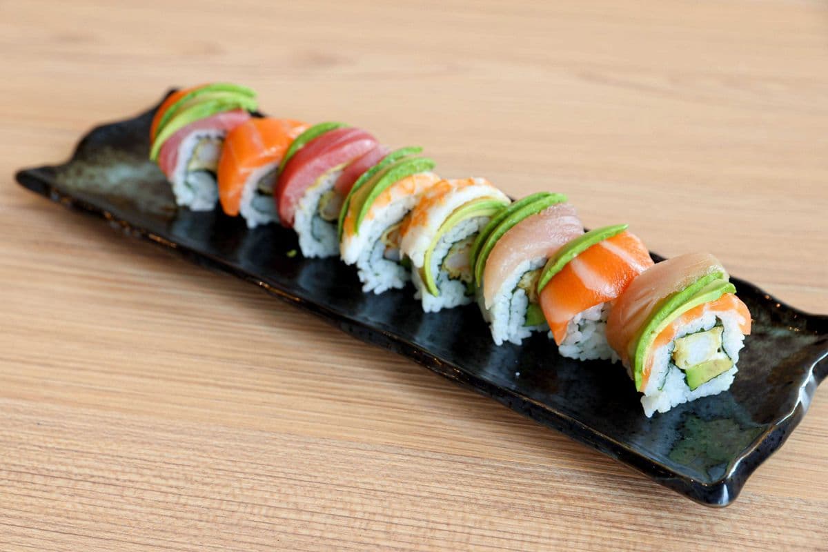 Rainbow Roll (8 pcs)