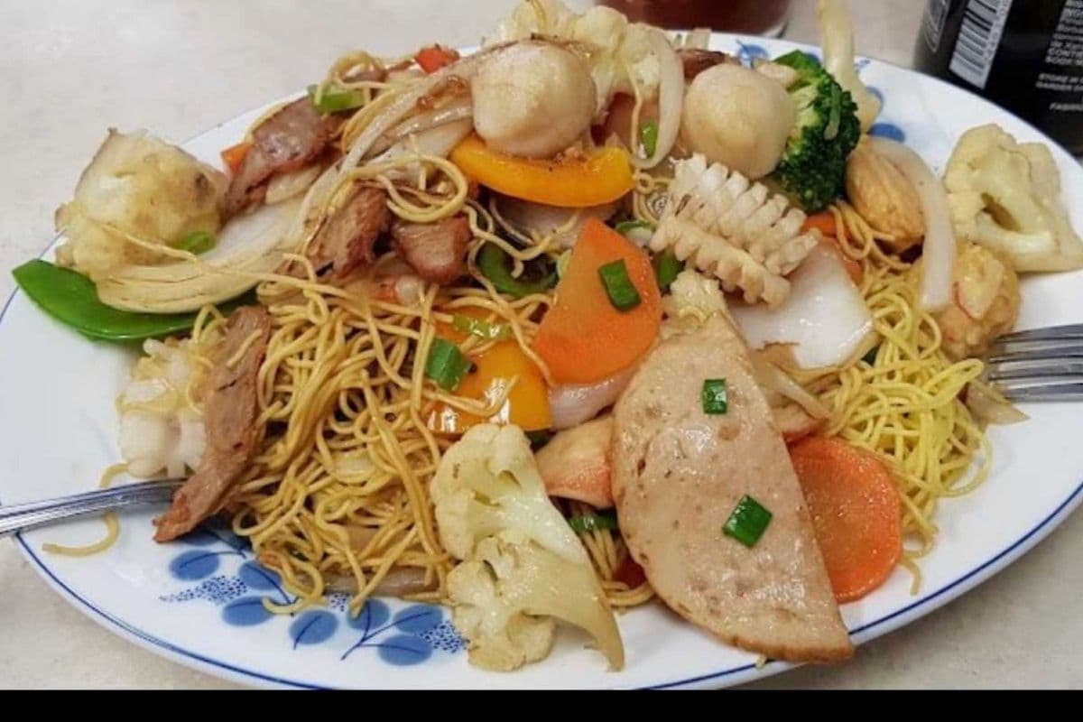 54. Assorted Meat and Shrimp Sauteed with Noodles