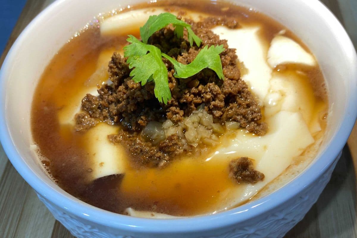 Ground Beef on Tofu Pudding with Fresh Broth