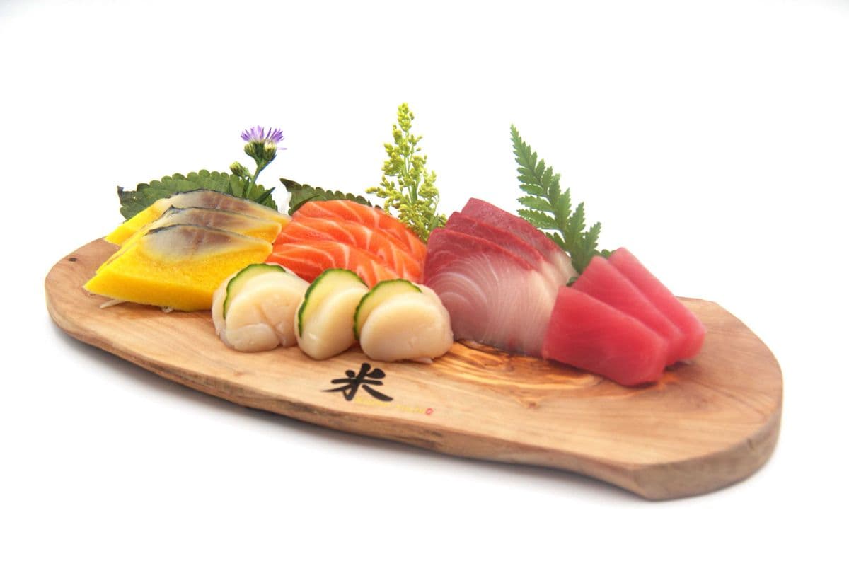 C7. Sashimi Combo (15pcs)