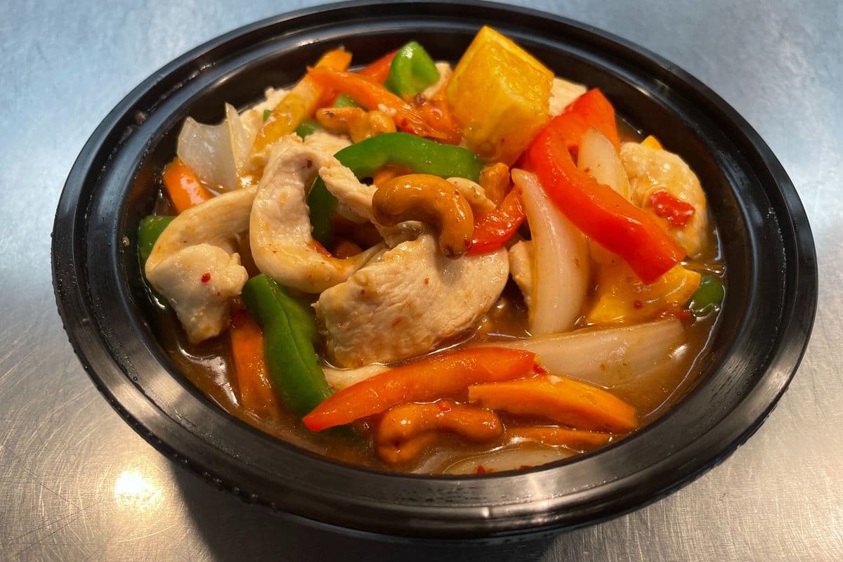 Cashew Nuts Stir Fry (Comes with Rice)