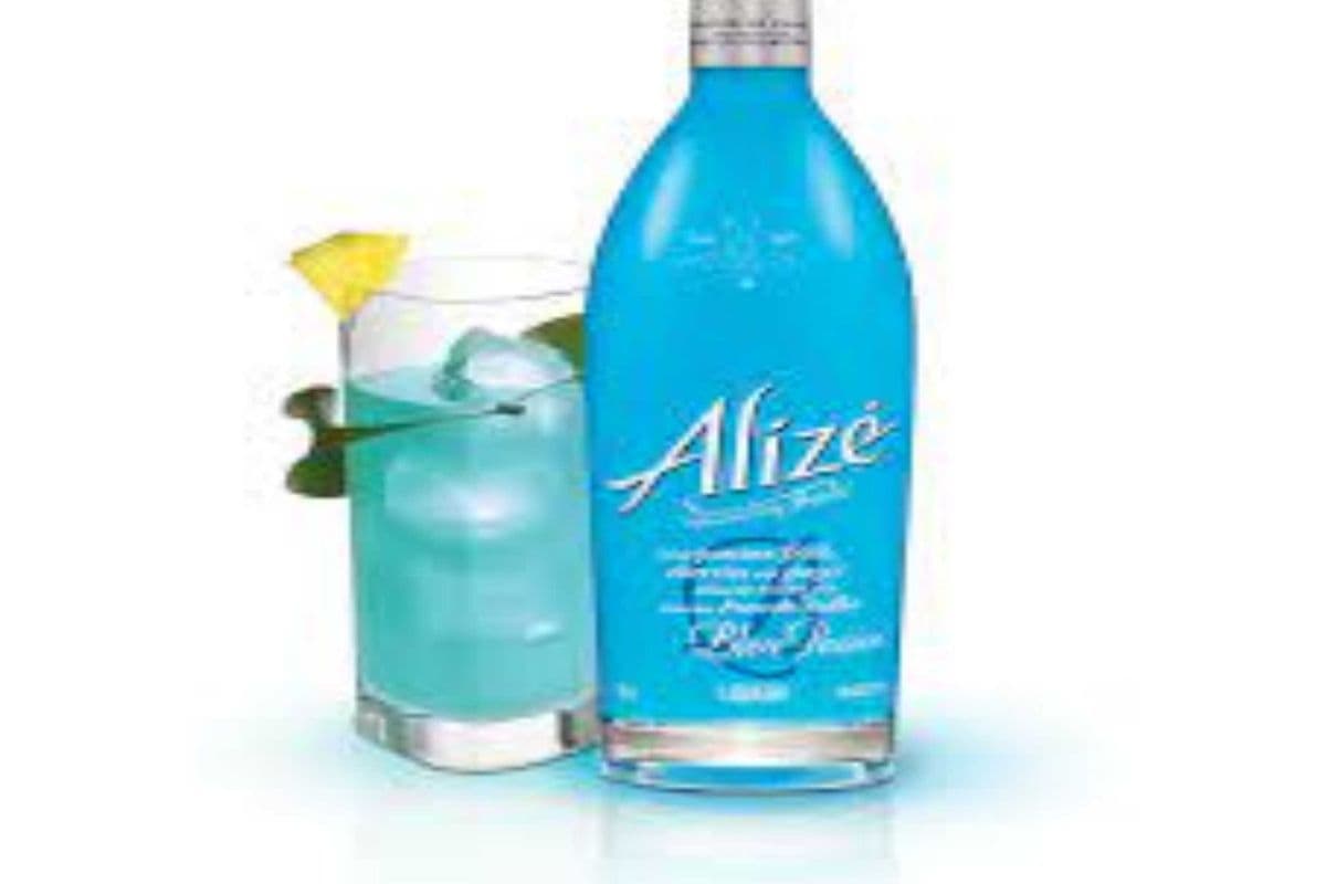 ALIZE BLUE PASSION (1 x 750ML) (1 x 750 ML )