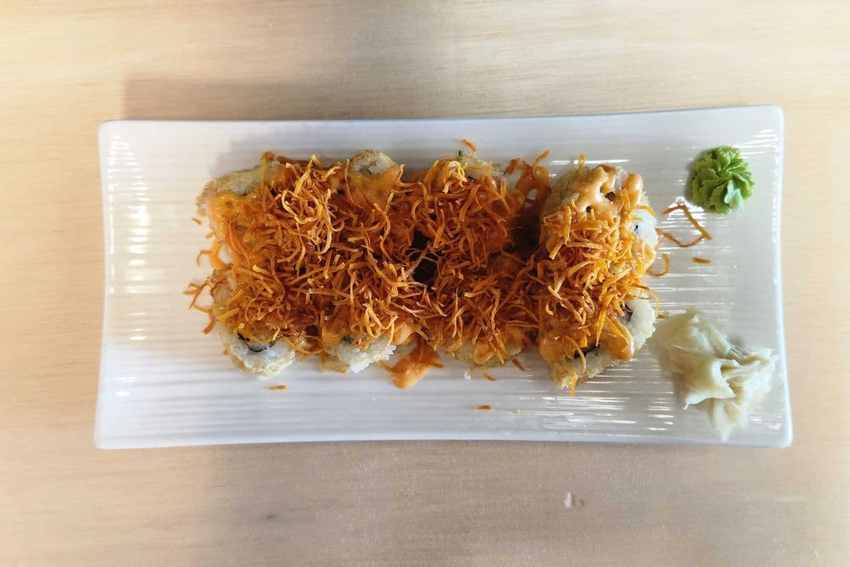 Deep-Fried Spicy Salmon Roll