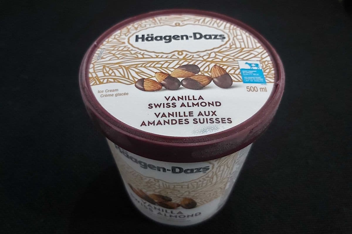 Häagen-Dazs 500 mL vanille aux amandes suisses / Vanilla Swiss Almond