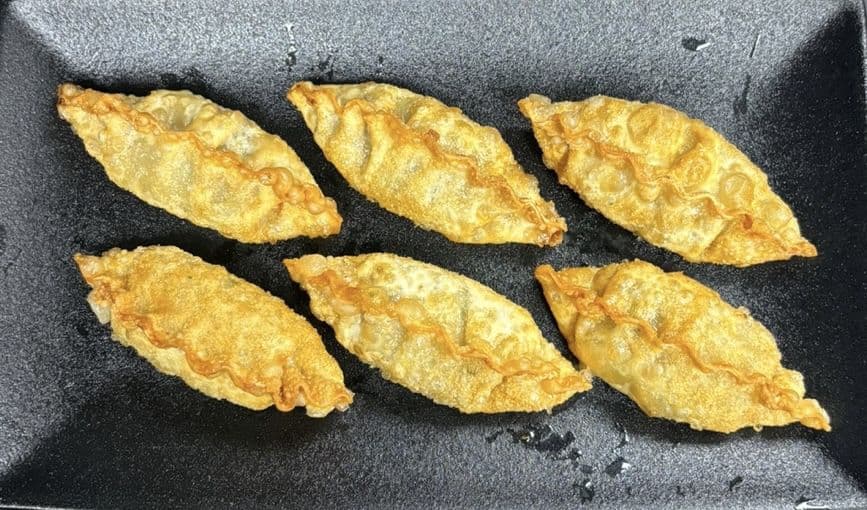 Deep Fried Veggie Gyoza (6pcs)