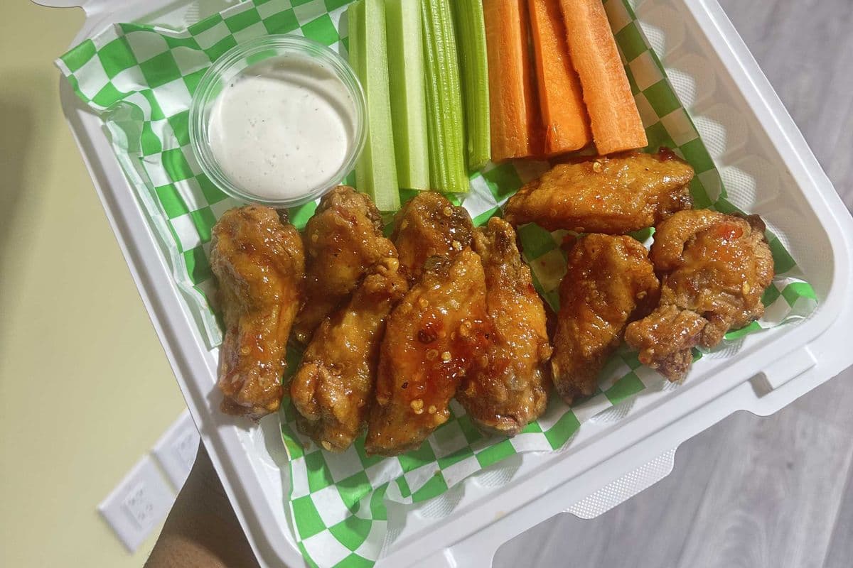 Flavorful Chicken Wings (10pcs)